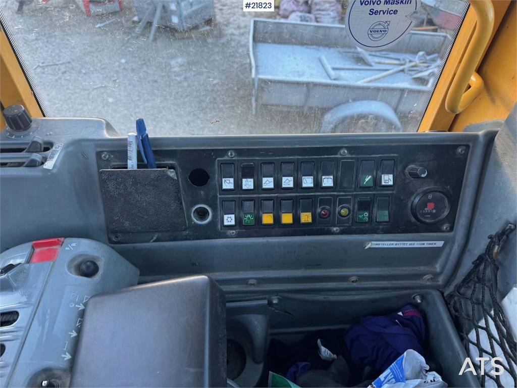 Volvo L110E Wheel Loader with Bucket WATCH VIDEO