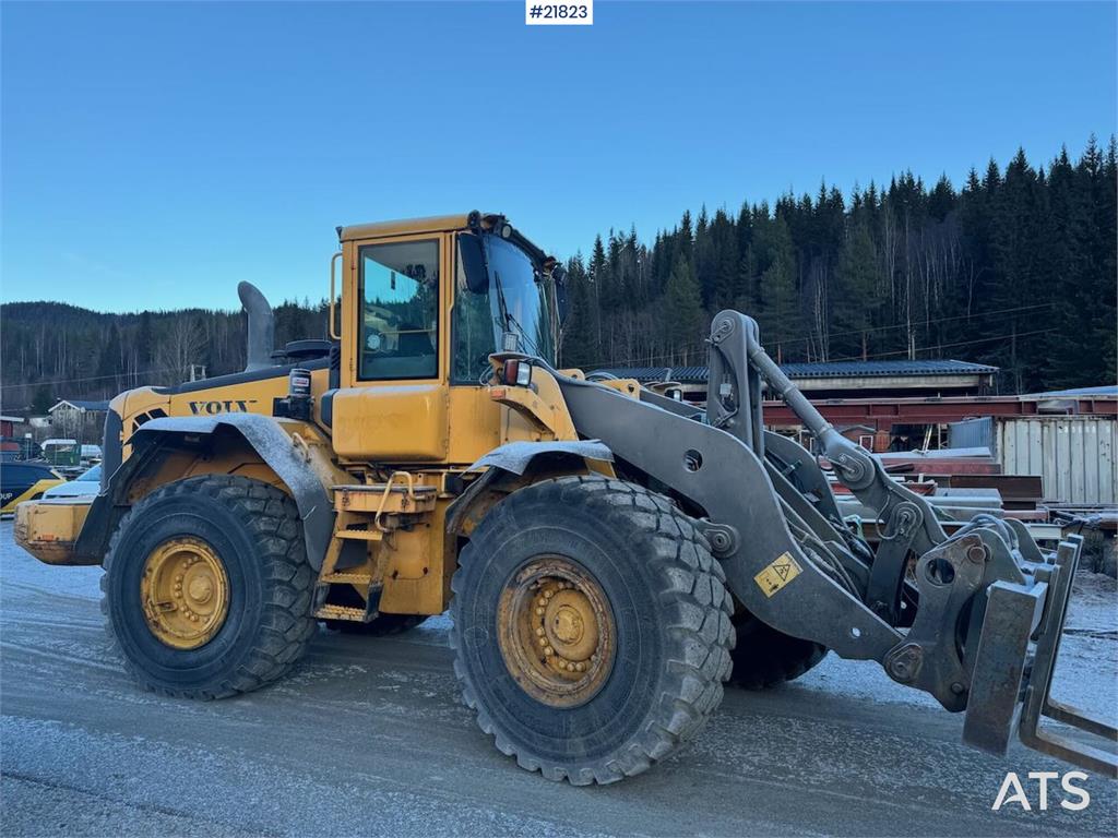 Volvo L110E Wheel Loader with Bucket WATCH VIDEO