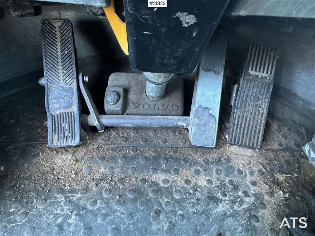 Volvo L110E Wheel Loader with Bucket WATCH VIDEO