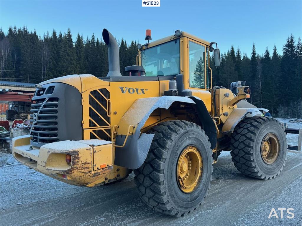 Volvo L110E Wheel Loader with Bucket WATCH VIDEO