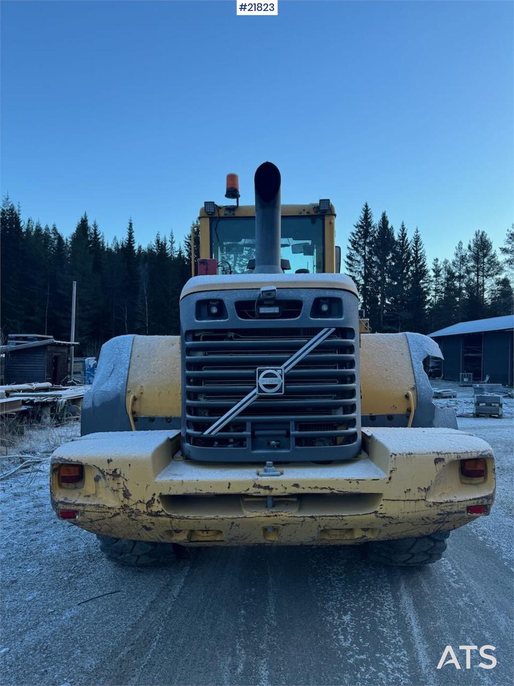 Volvo L110E Wheel Loader with Bucket WATCH VIDEO