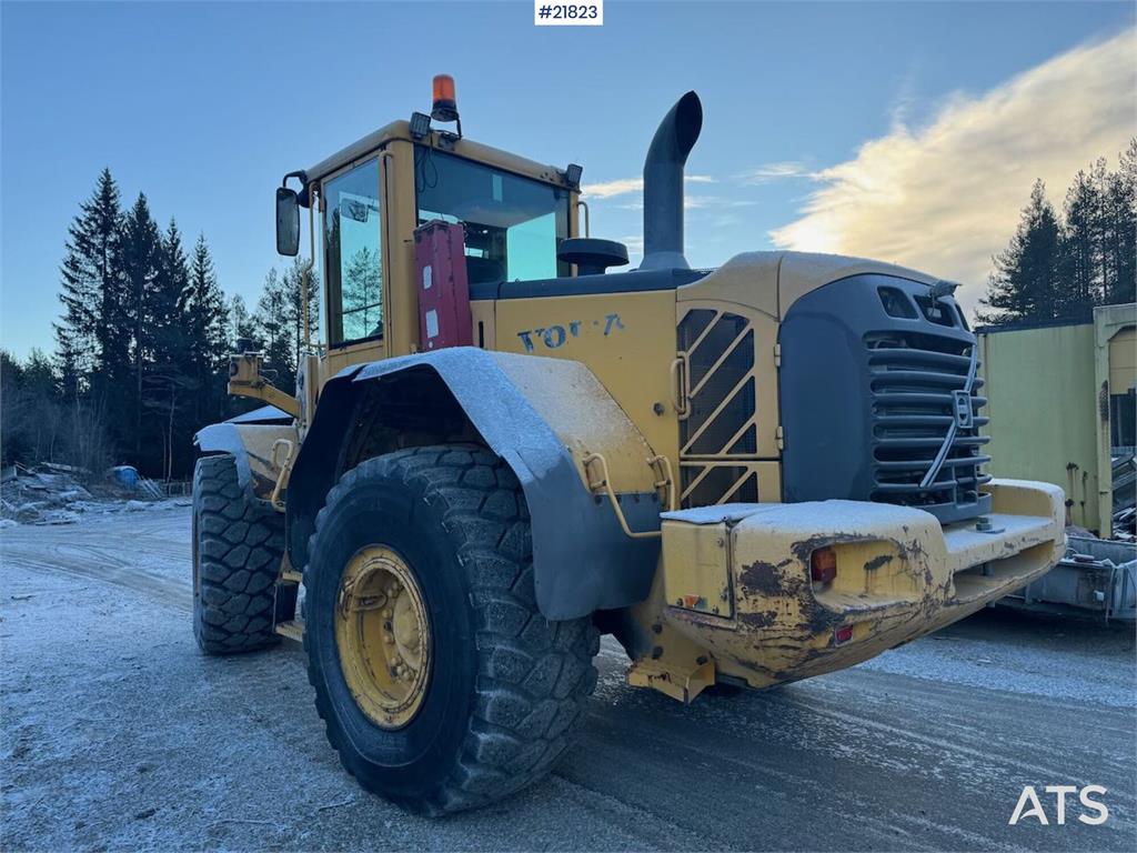 Volvo L110E Wheel Loader with Bucket WATCH VIDEO