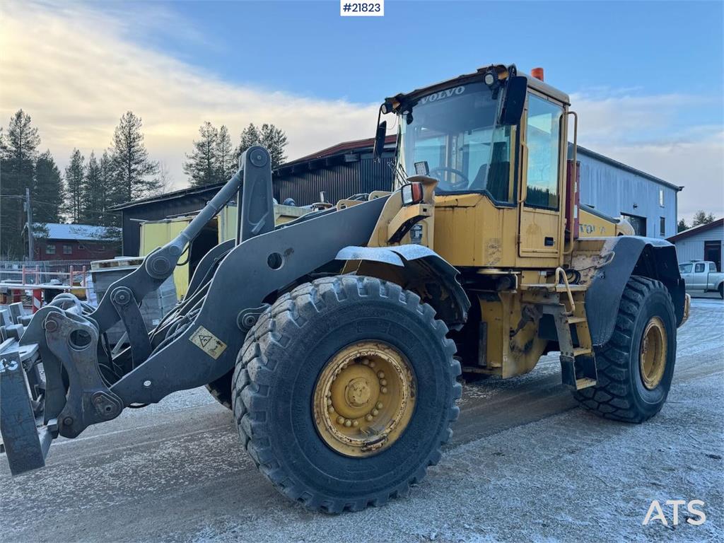 Volvo L110E Wheel Loader with Bucket WATCH VIDEO