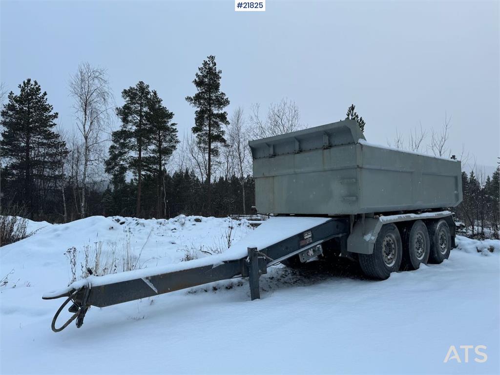 Istrail Triple Axle Trailer