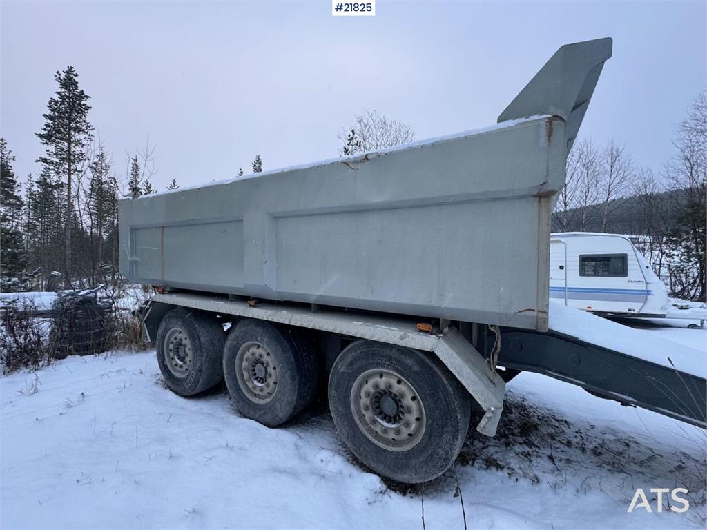 Istrail Triple Axle Trailer