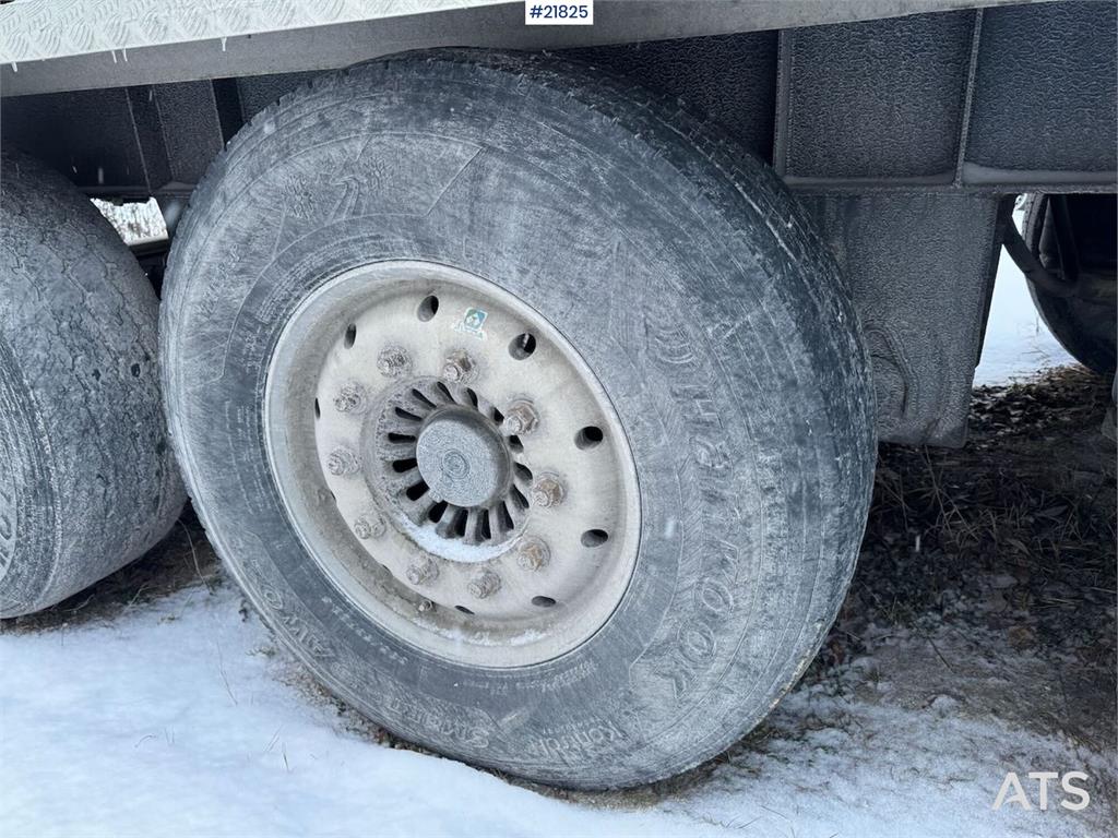 Istrail Triple Axle Trailer