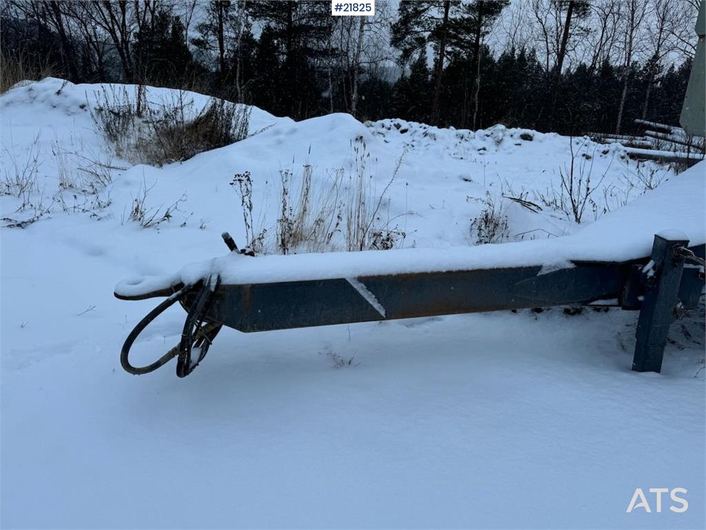 Istrail Triple Axle Trailer