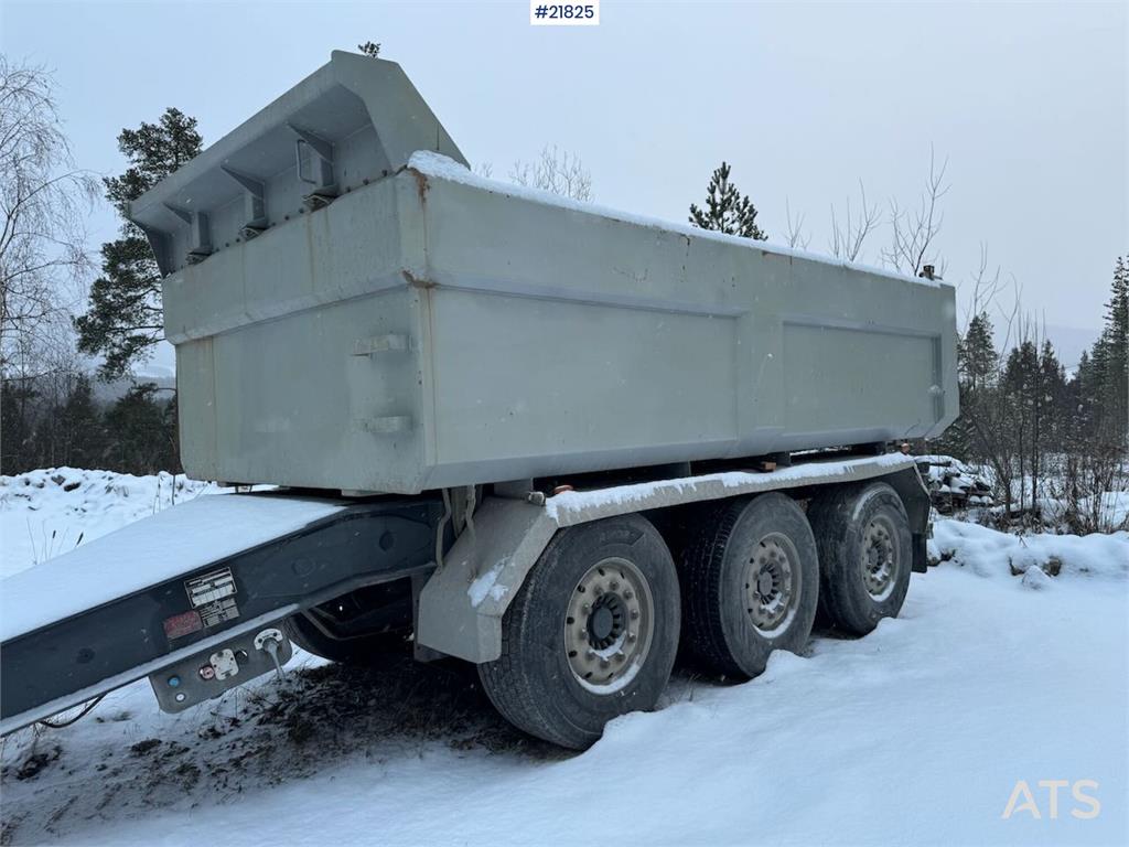 Istrail Triple Axle Trailer