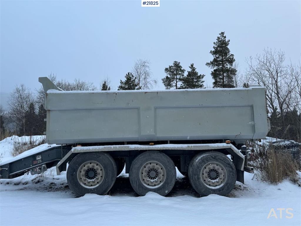 Istrail Triple Axle Trailer