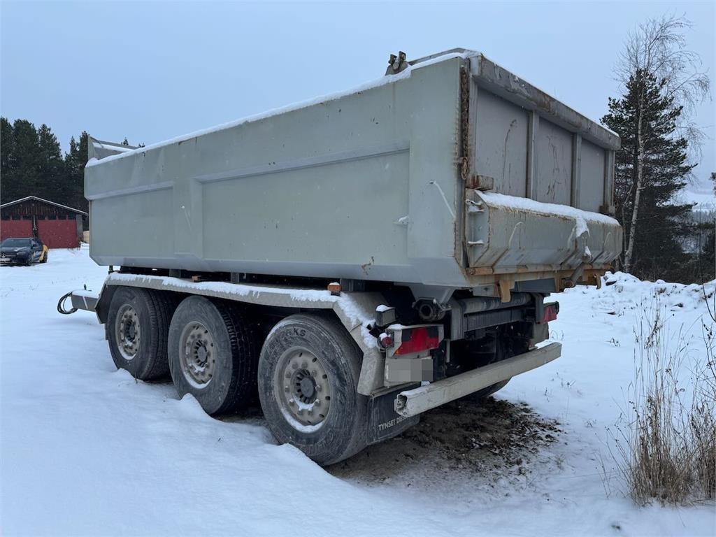 Istrail Triple Axle Trailer