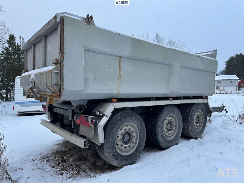 Istrail Triple Axle Trailer