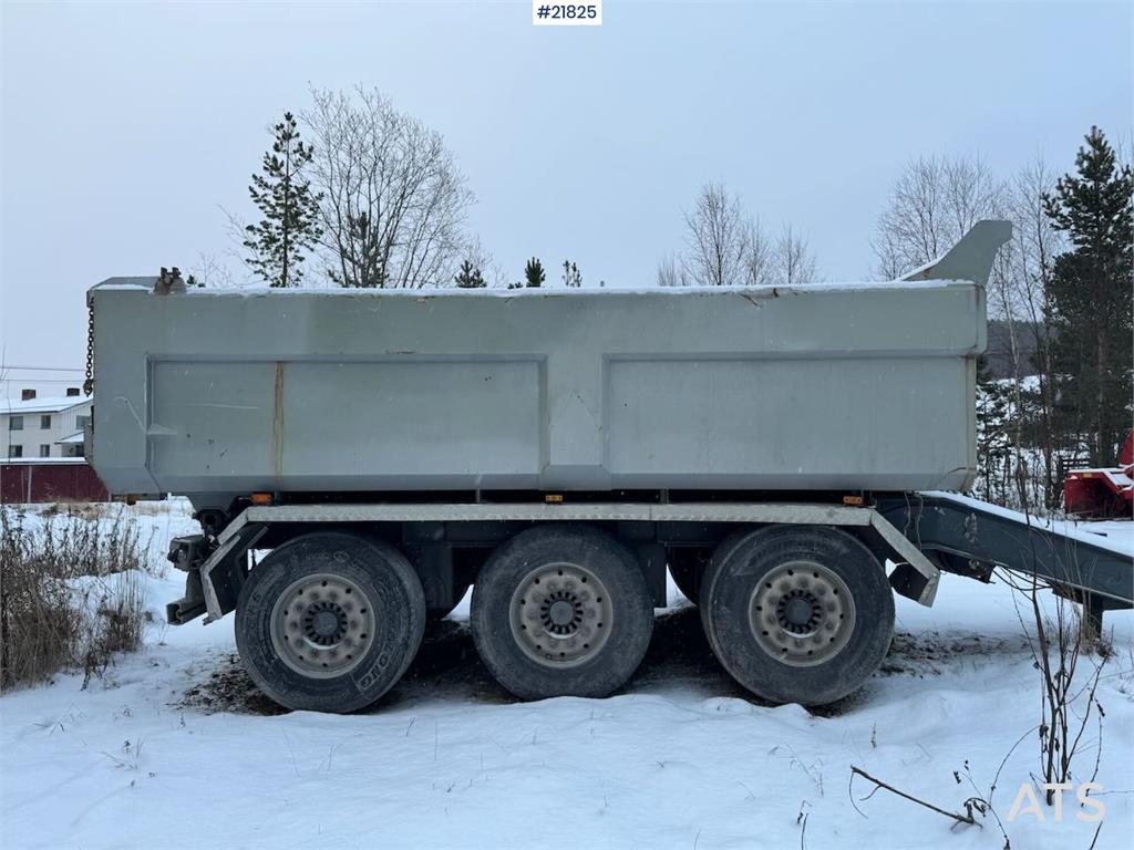 Istrail Triple Axle Trailer
