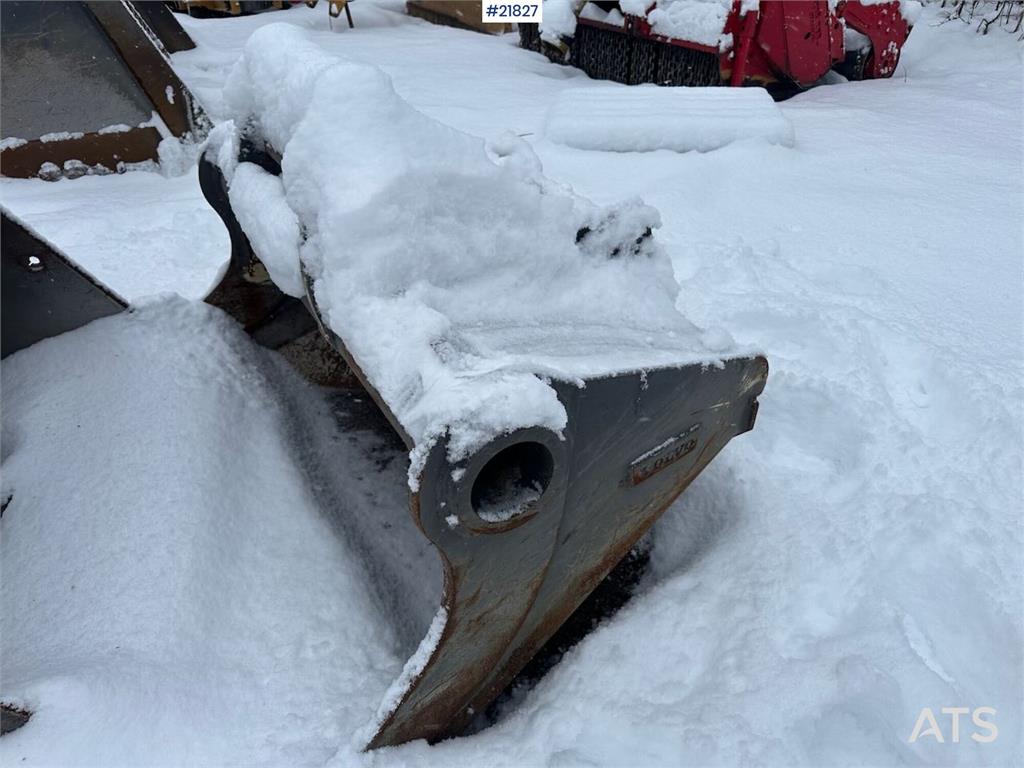 Volvo sanding bucket. Almost never used!