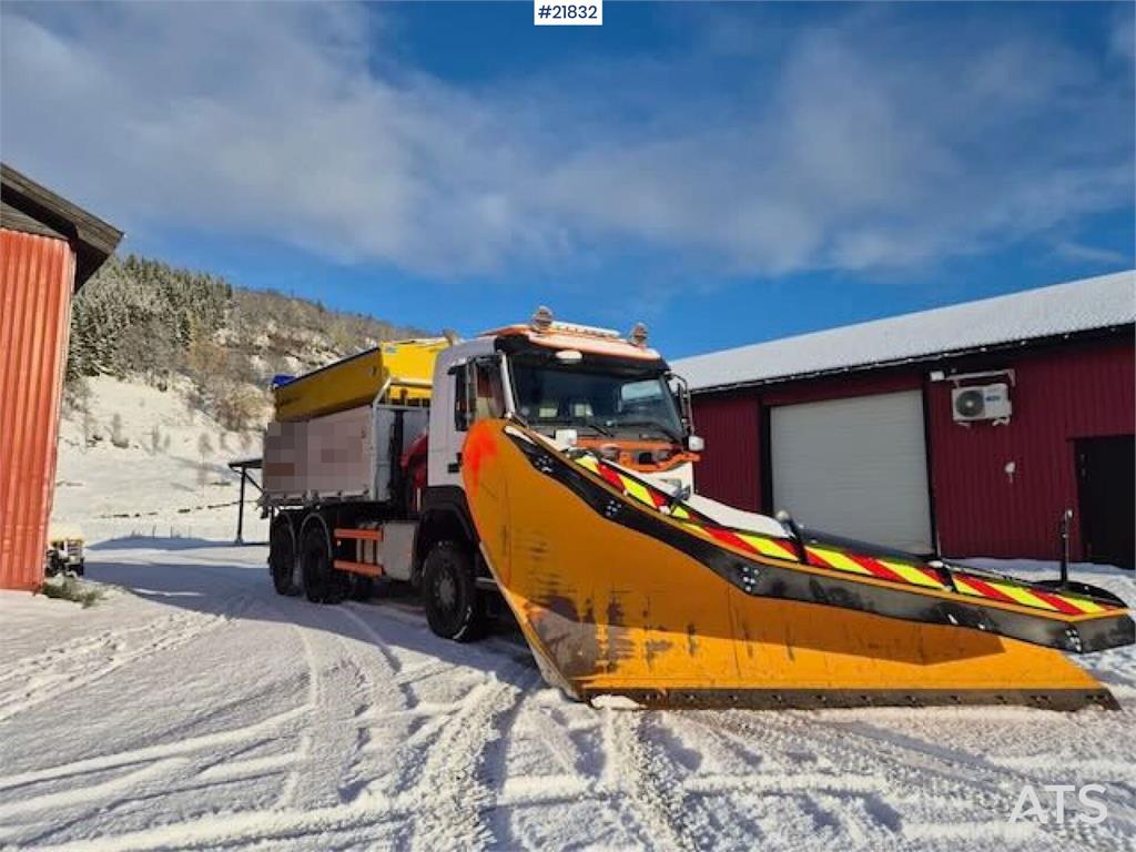 Volvo FMX 6x6 plow rigged dump truck w/ 9.5 t/m crane, 2