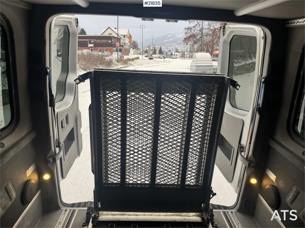 Mercedes-Benz Sprinter 316 Minibus – 9 seats and wheelchair ramp