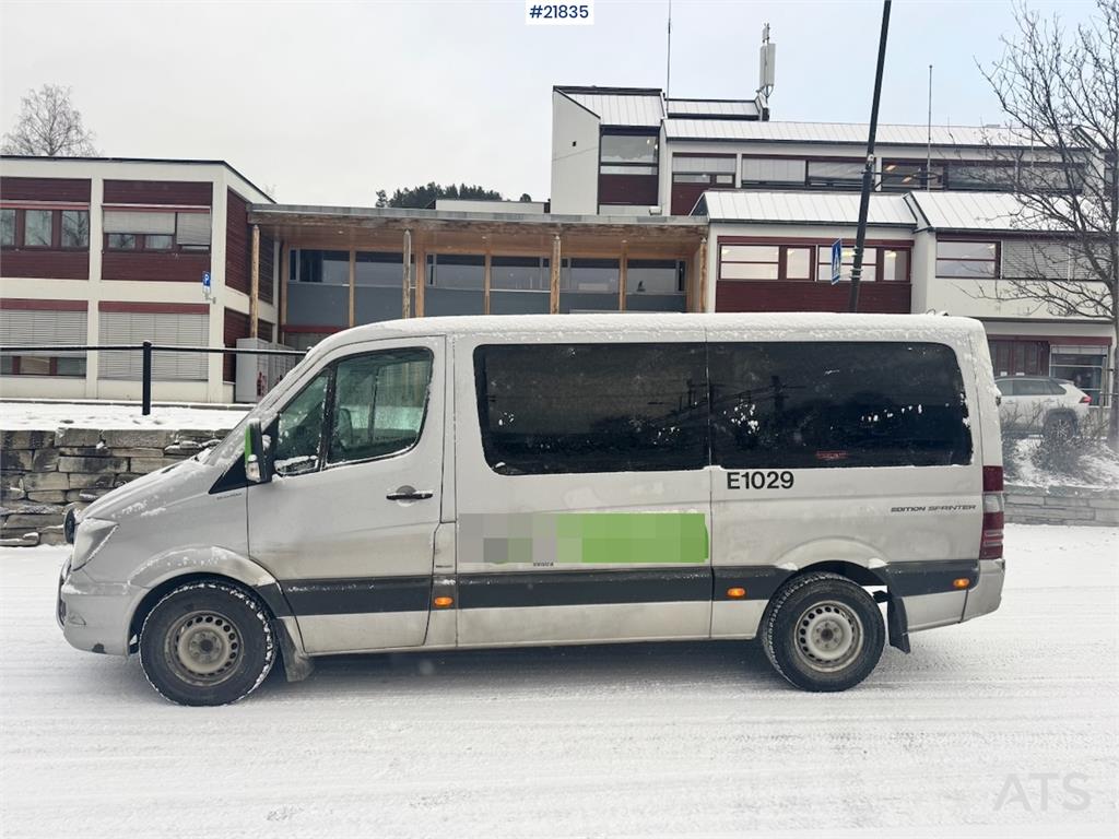 Mercedes-Benz Sprinter 316 Minibus – 9 seats and wheelchair ramp