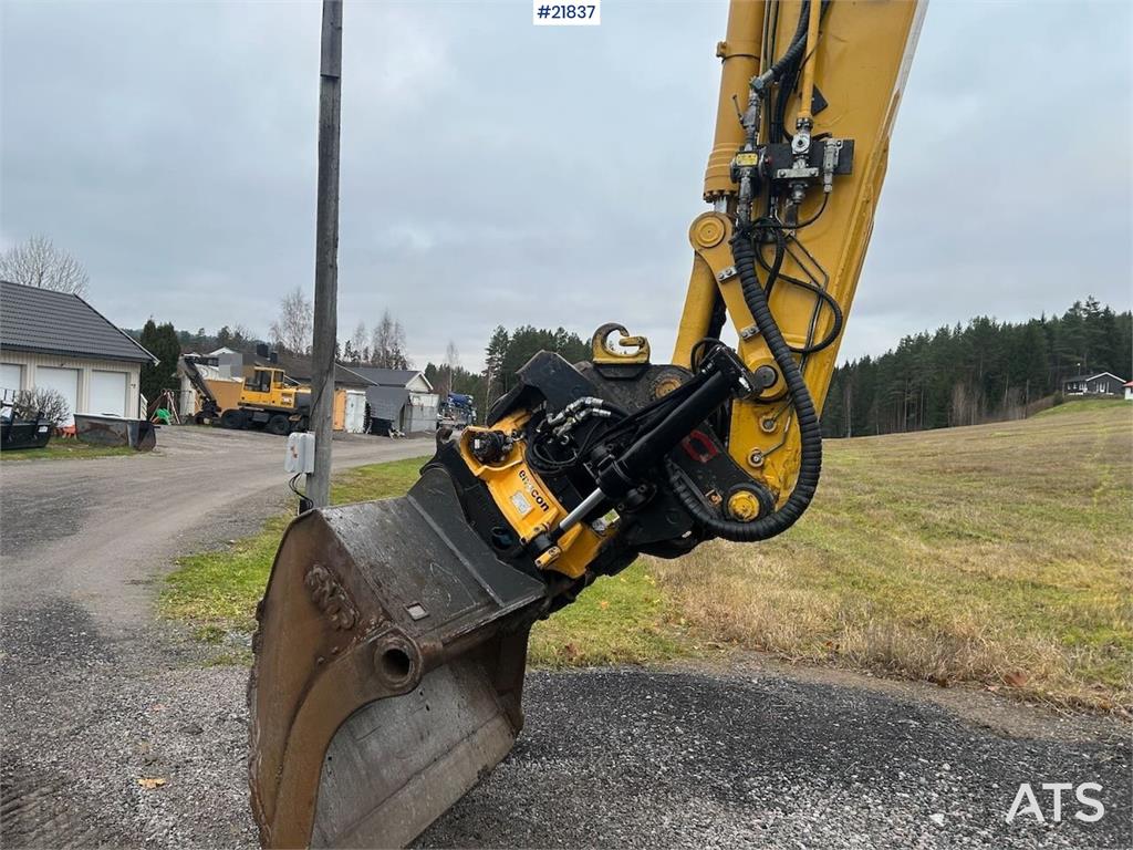 Komatsu PC240LC-11E0 crawler excavator with Rototilt and g