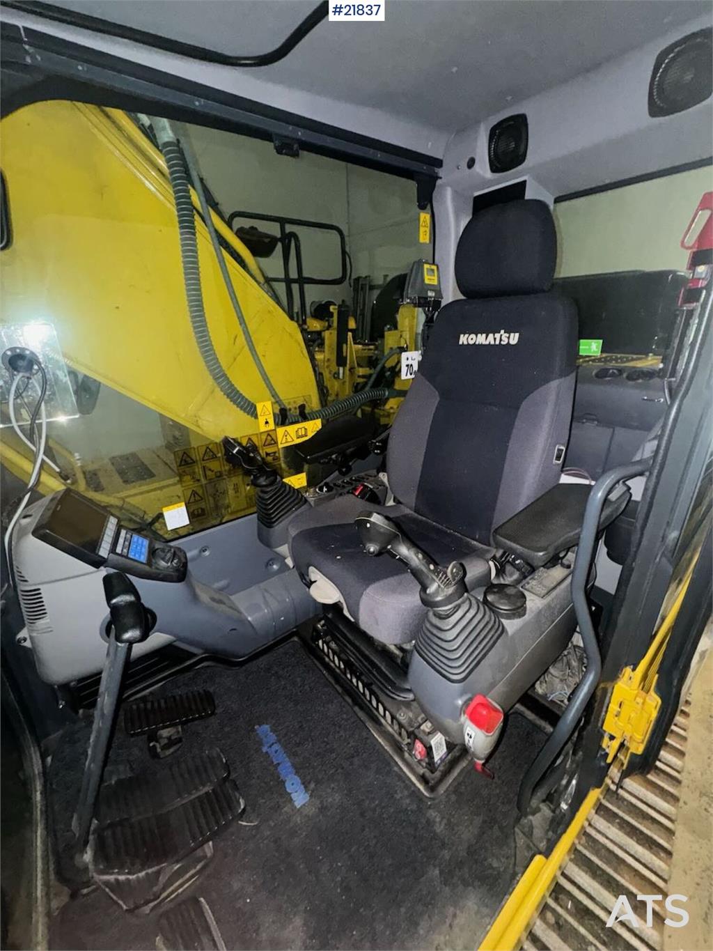 Komatsu PC240LC-11E0 crawler excavator with Rototilt and g