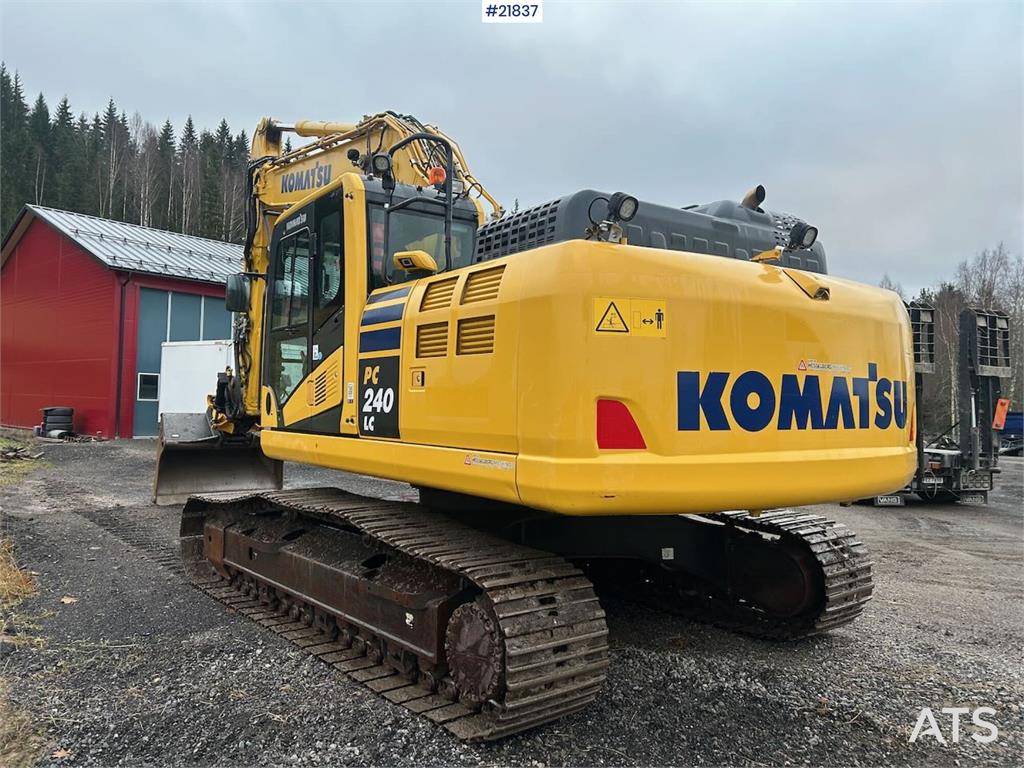 Komatsu PC240LC-11E0 crawler excavator with Rototilt and g