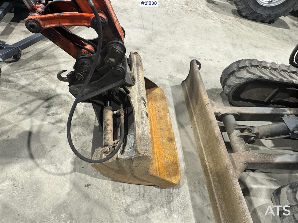 Kubota KX101-3 Mini Excavator w/ Bucket and Grab