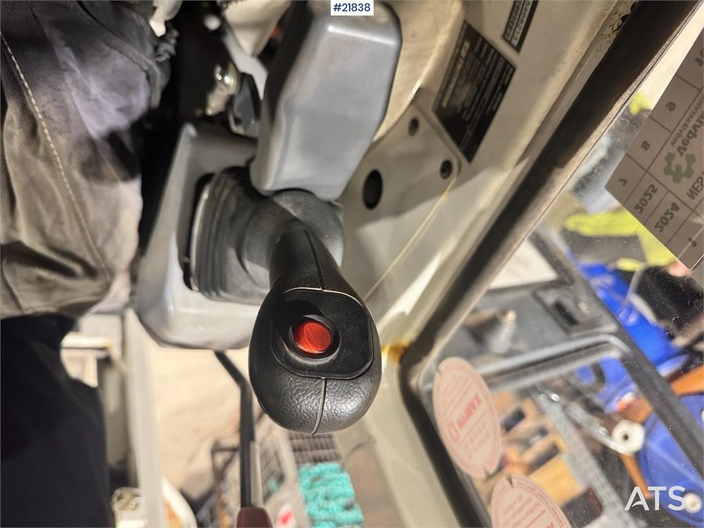 Kubota KX101-3 Mini Excavator w/ Bucket and Grab