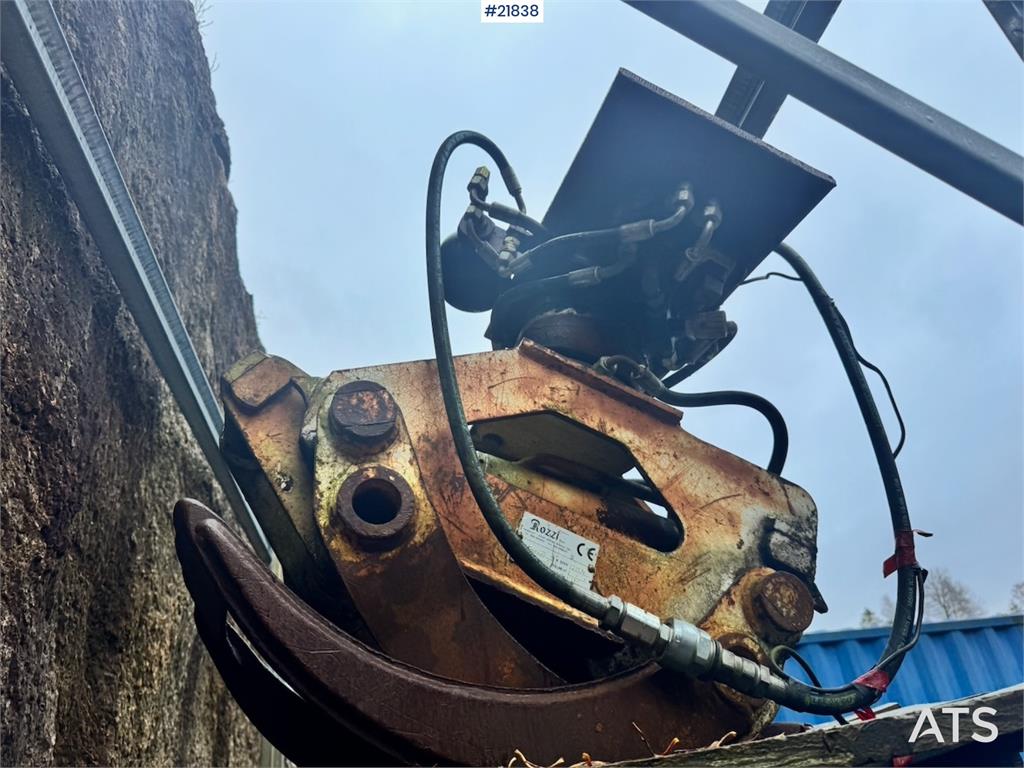 Kubota KX101-3 Mini Excavator w/ Bucket and Grab