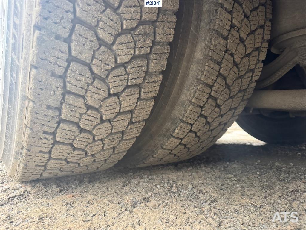 MAN TGX 35.540 Tridem hook truck with crane hydraulics