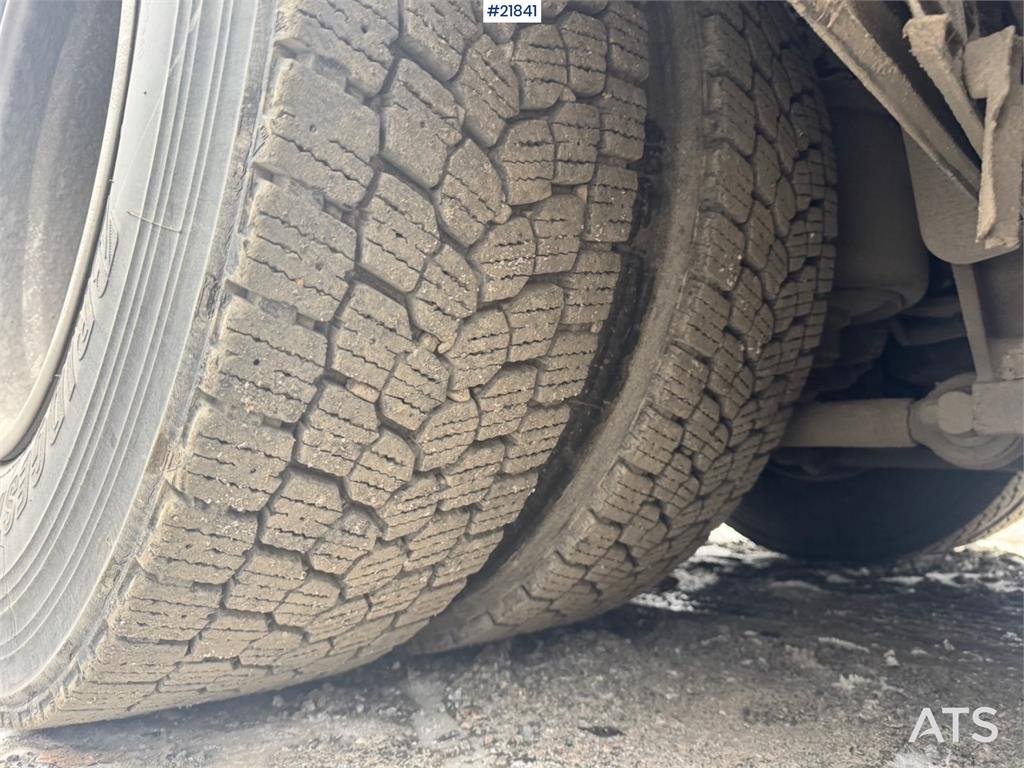 MAN TGX 35.540 Tridem hook truck with crane hydraulics