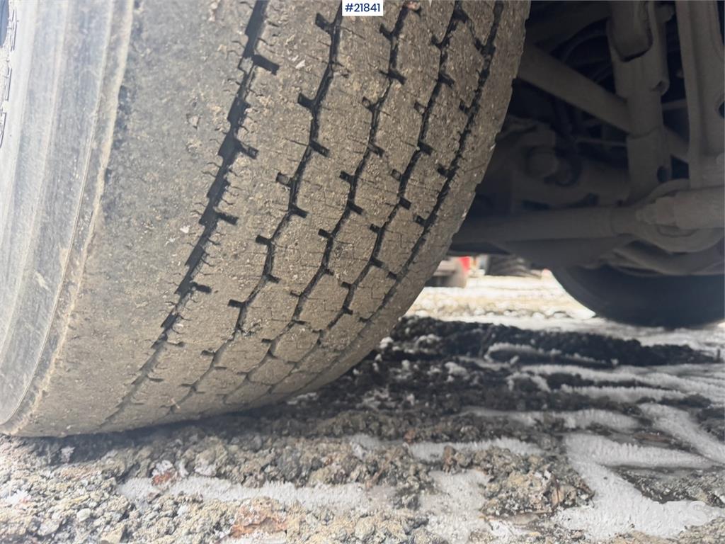 MAN TGX 35.540 Tridem hook truck with crane hydraulics