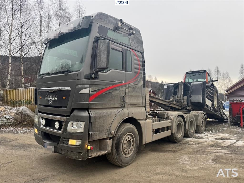 MAN TGX 35.540 Tridem hook truck with crane hydraulics