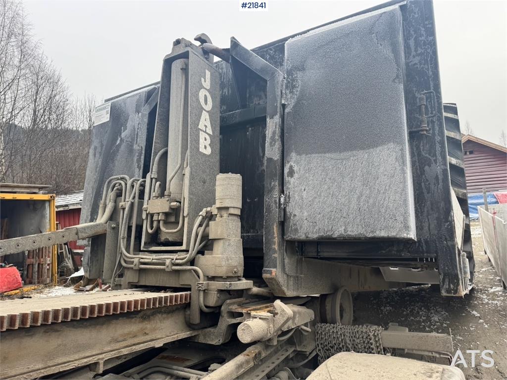 MAN TGX 35.540 Tridem hook truck with crane hydraulics