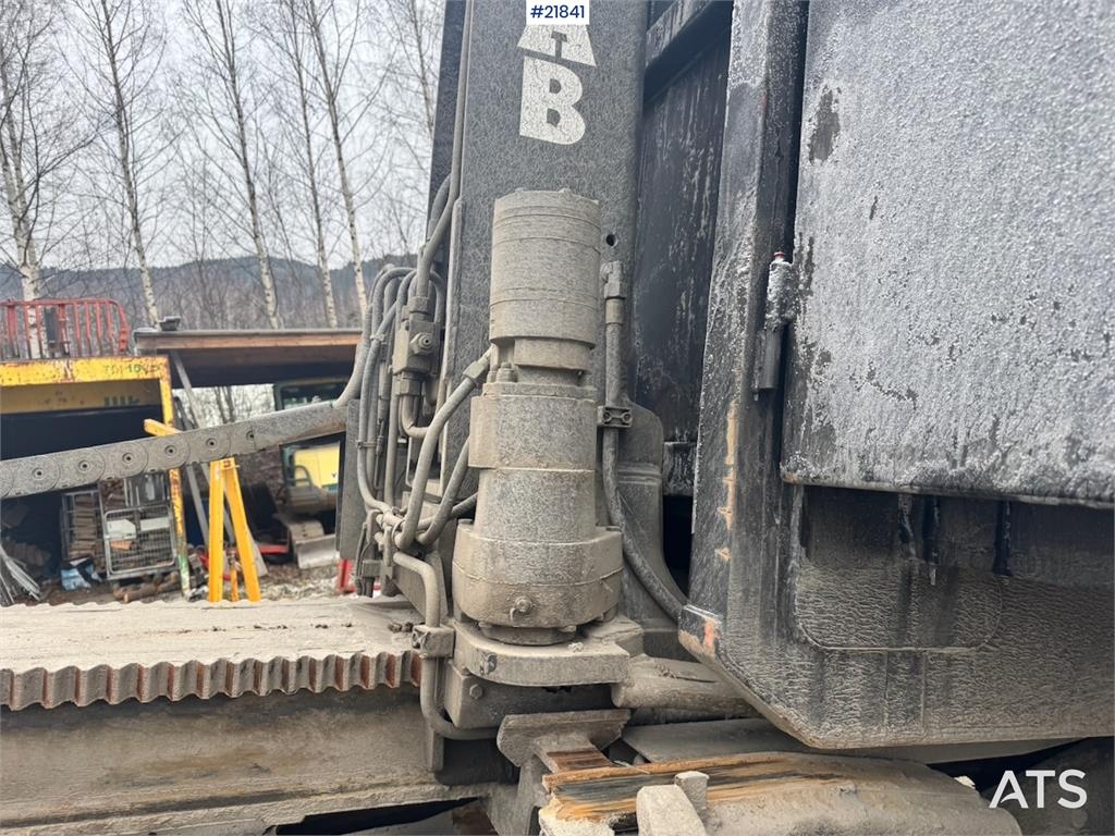 MAN TGX 35.540 Tridem hook truck with crane hydraulics