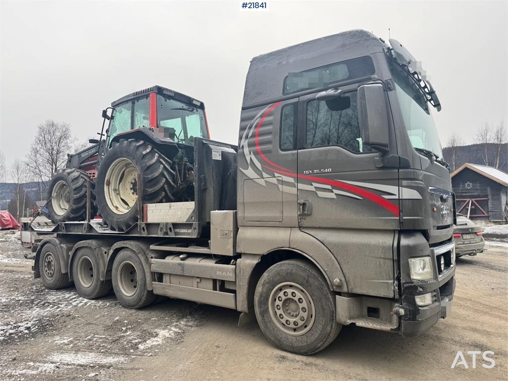 MAN TGX 35.540 Tridem hook truck with crane hydraulics