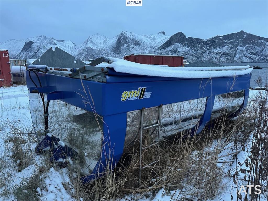 [Other] GMI Asphalt tub w/ guillotine hatch.