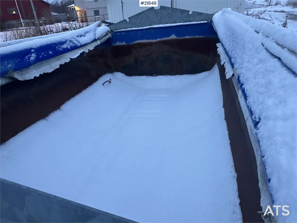 [Other] GMI Asphalt tub w/ guillotine hatch.