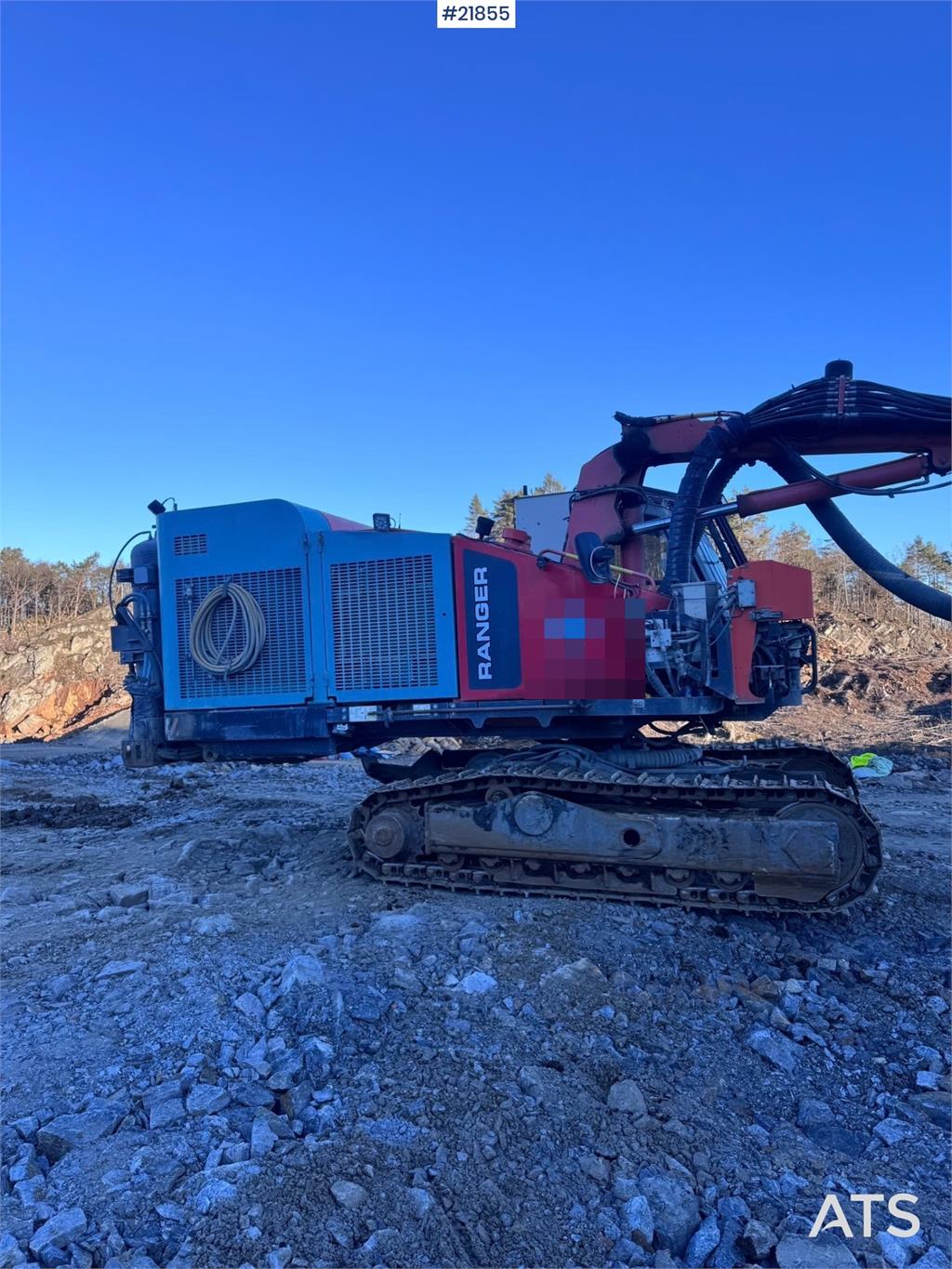 Sandvik DX800 drilling rig w/ water mist and L5 gps