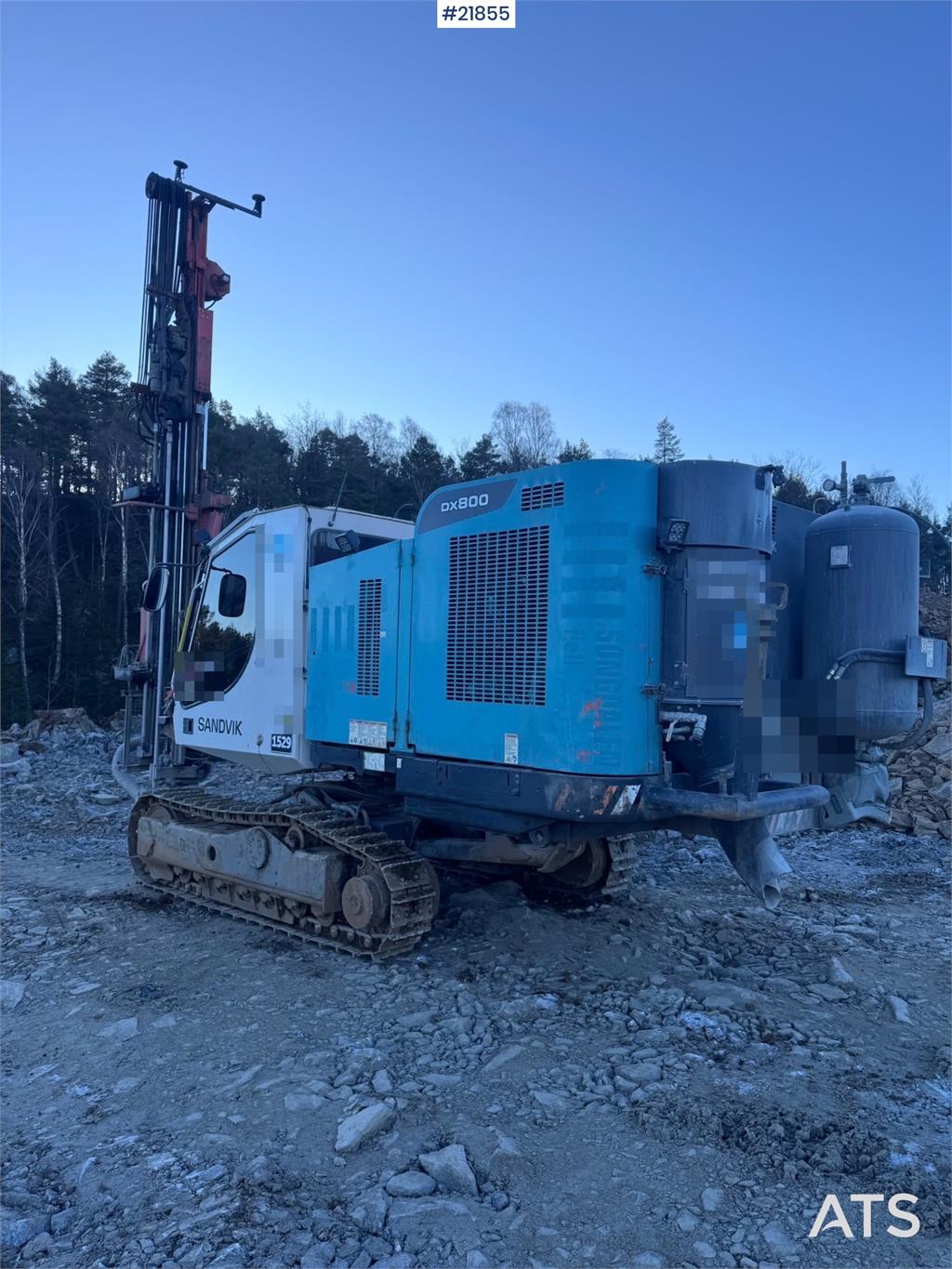 Sandvik DX800 drilling rig w/ water mist and L5 gps