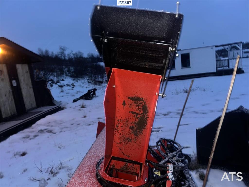 Tokvam 220H snow blower. Slightly used.