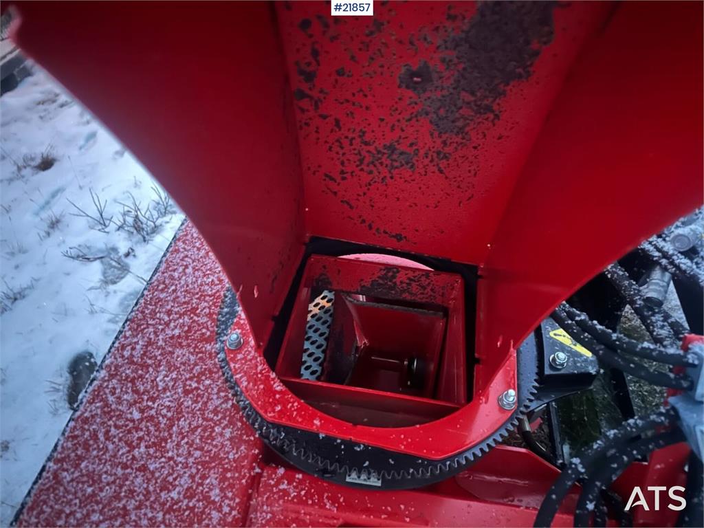 Tokvam 220H snow blower. Slightly used.