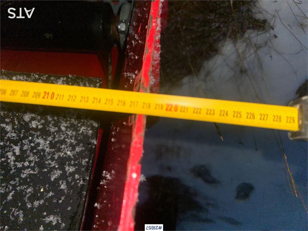 Tokvam 220H snow blower. Slightly used.