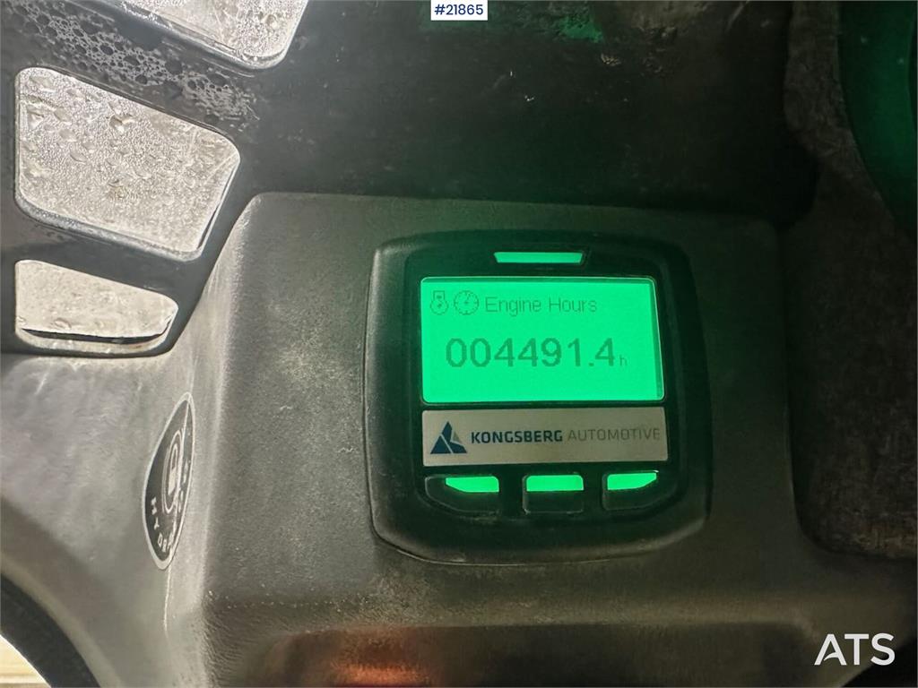 Mustang 220R compact loader w/leveling bucket and pallet f