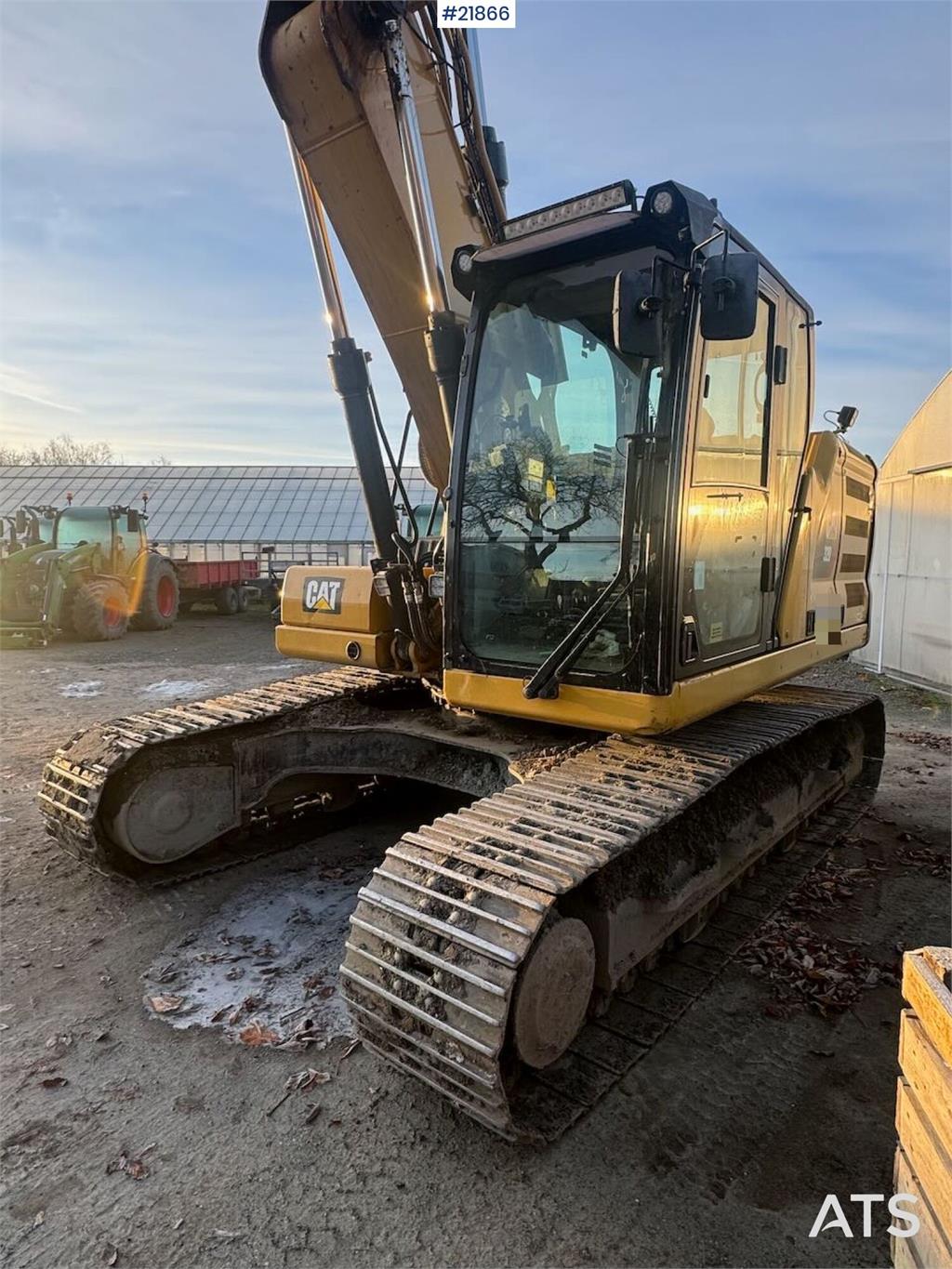 CAT 320