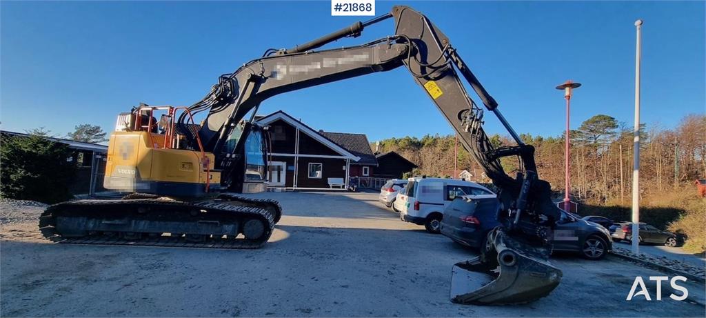 Volvo ECR235 EL excavator w/ digging bucket, sanding buc