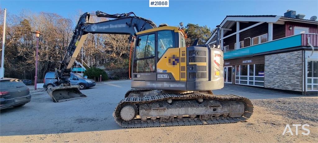 Volvo ECR235 EL excavator w/ digging bucket, sanding buc