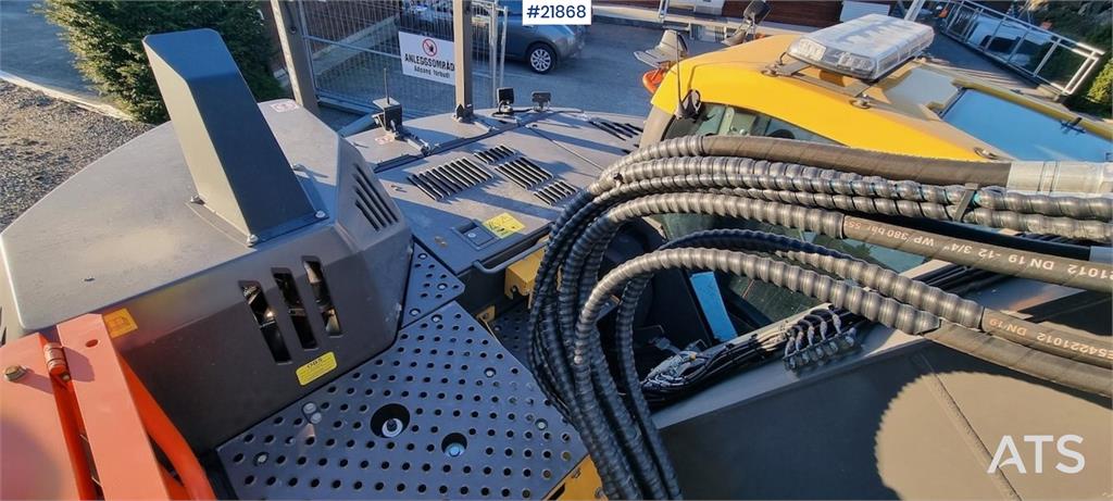 Volvo ECR235 EL excavator w/ digging bucket, sanding buc