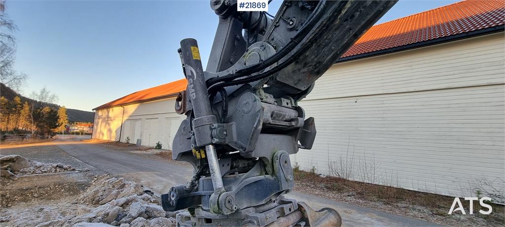 Volvo EC300el excavator w/ Toothed bucket, Sanding bucke