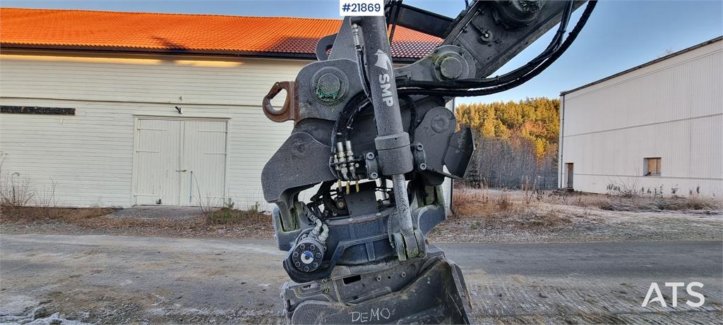 Volvo EC300el excavator w/ Toothed bucket, Sanding bucke