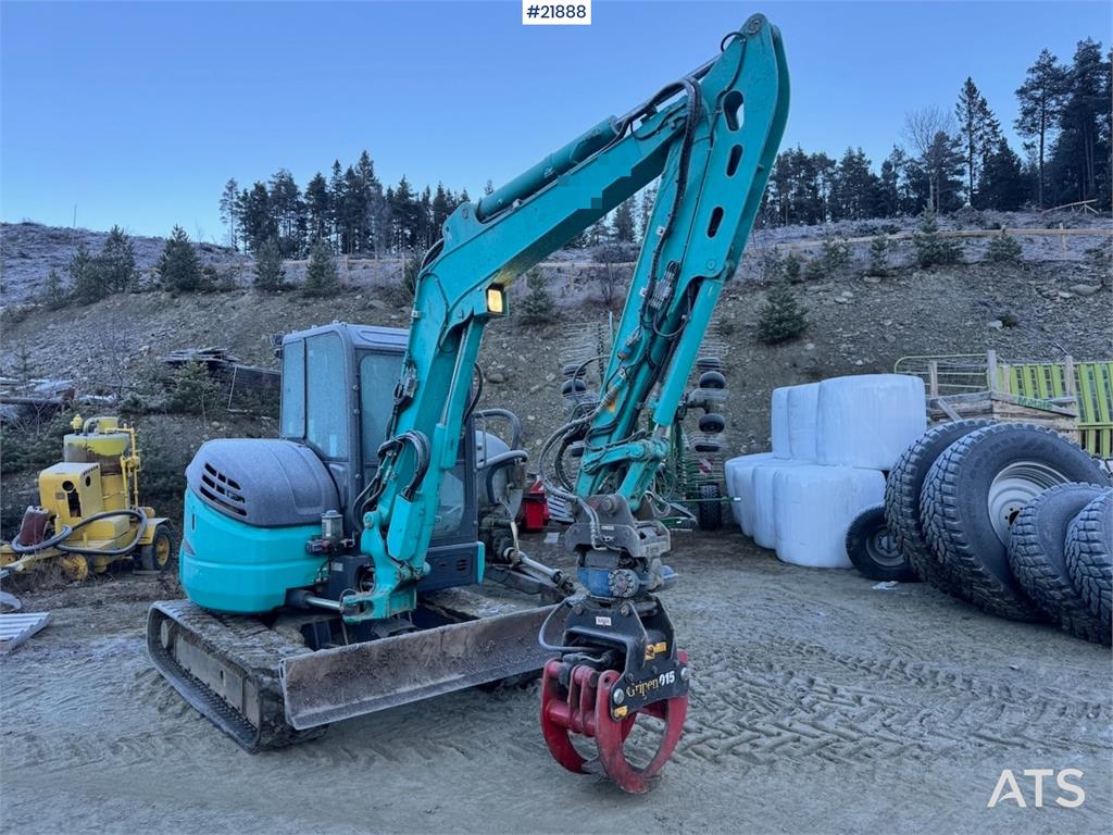 Kobelco SK55SRX-6 with Rototilt and 3 buckets. 2330 hours!