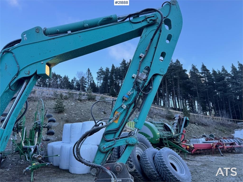 Kobelco SK55SRX-6 with Rototilt and 3 buckets. 2330 hours!