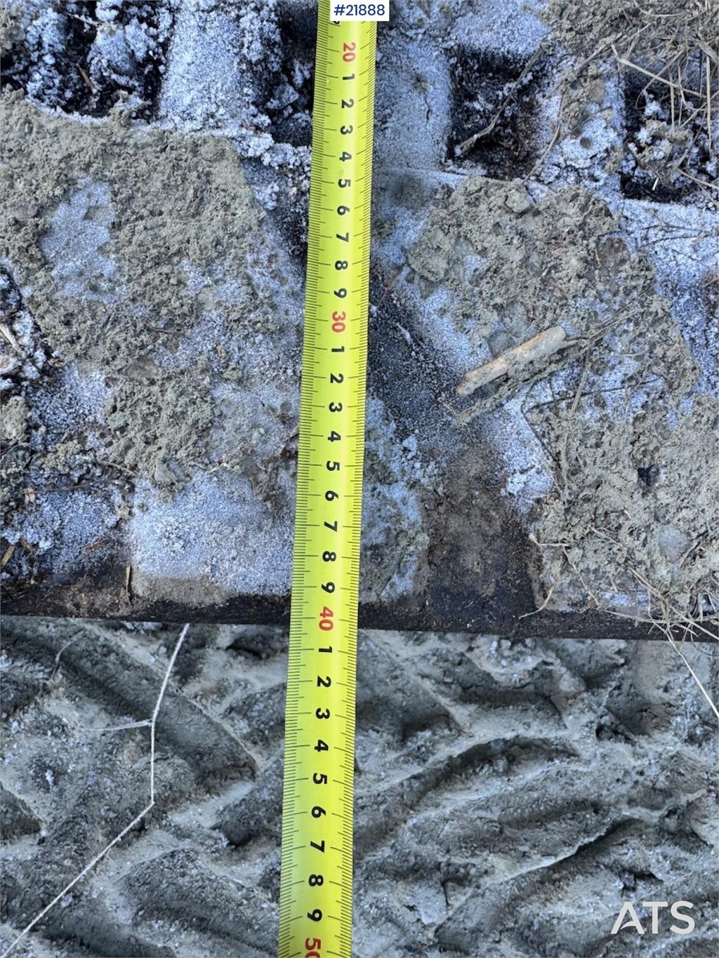 Kobelco SK55SRX-6 with Rototilt and 3 buckets. 2330 hours!